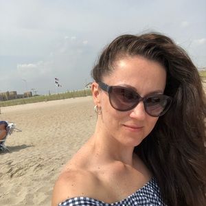 Meet your Posher, Jasmina